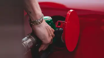 Cómo encontrar la gasolina más barata en España este verano 2021