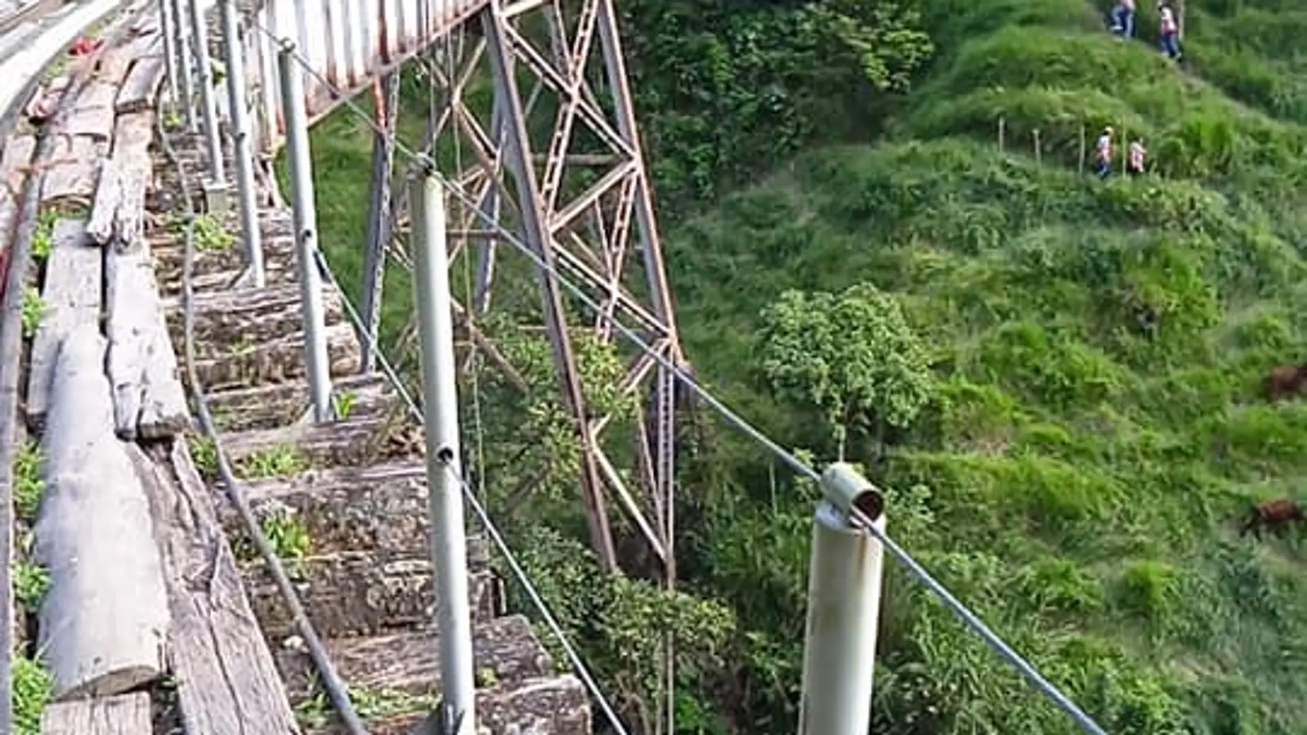 Muere una joven de 25 años mientras hacía &#39;bungee jumping&#39; en un viaducto