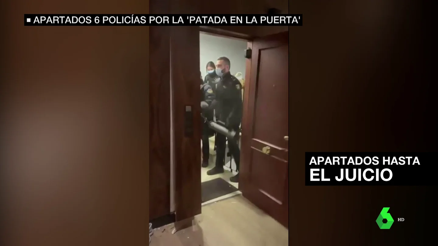 policias patada puerta policias patada puerta
