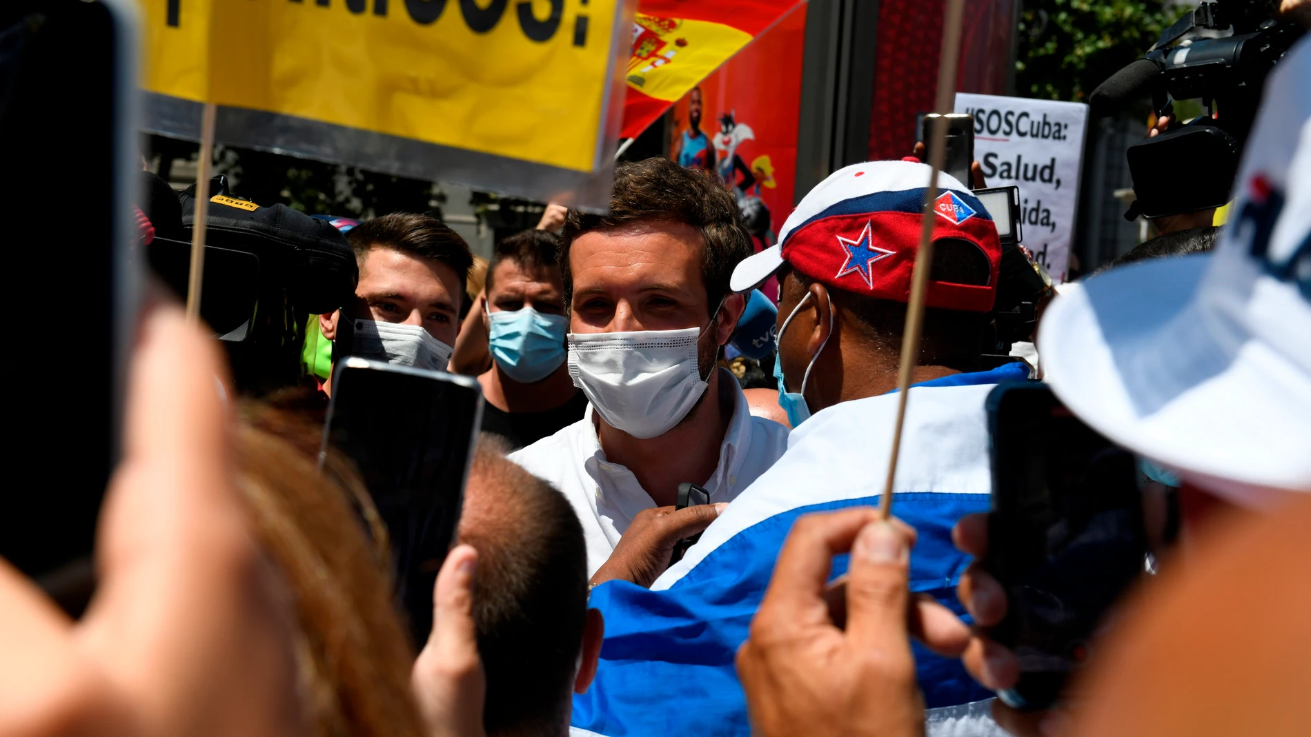El presidente del PP, Pablo Casado, participa en la marcha en defensa de los derechos humanos en Cuba