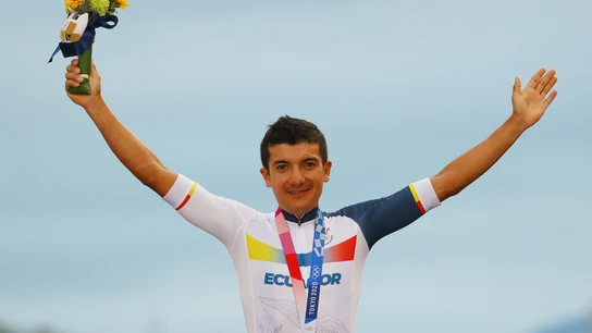 El oro de Carapaz crea una batalla interna en Ecuador El oro de Carapaz crea una batalla interna en Ecuador