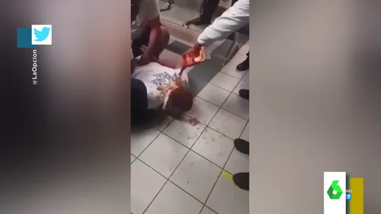 Imagen de un policía convertido en 'hombre pizza' Imagen de un policía convertido en 'hombre pizza'