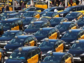 Taxis por las calles de Barcelona Taxis por las calles de Barcelona