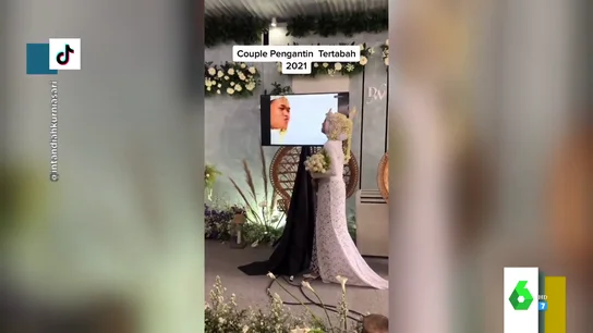 Un novio se contagia de COVID y celebran la boda sin él Un novio se contagia de COVID y celebran la boda sin él
