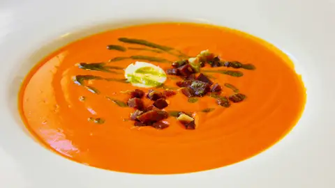 Cómo hacer salmorejo casero La ciencia del salmorejo y el gazpacho los mejores platos frios del verano
