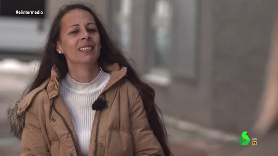 Las lágrimas de una madre de dos menores al recordar cómo intentó suicidarse por las amenazas de desahucio de un fondo buitre Las lágrimas de una madre de dos menores al recordar cómo intentó suicidarse por las amenazas de desahucio de un fondo buitre