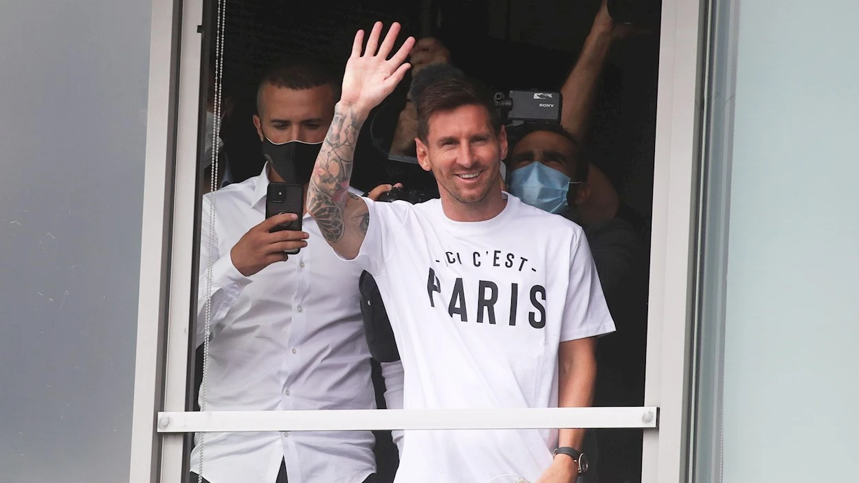 Messi pasa la revisión médica con el PSG y visita el Parque de los Príncipes