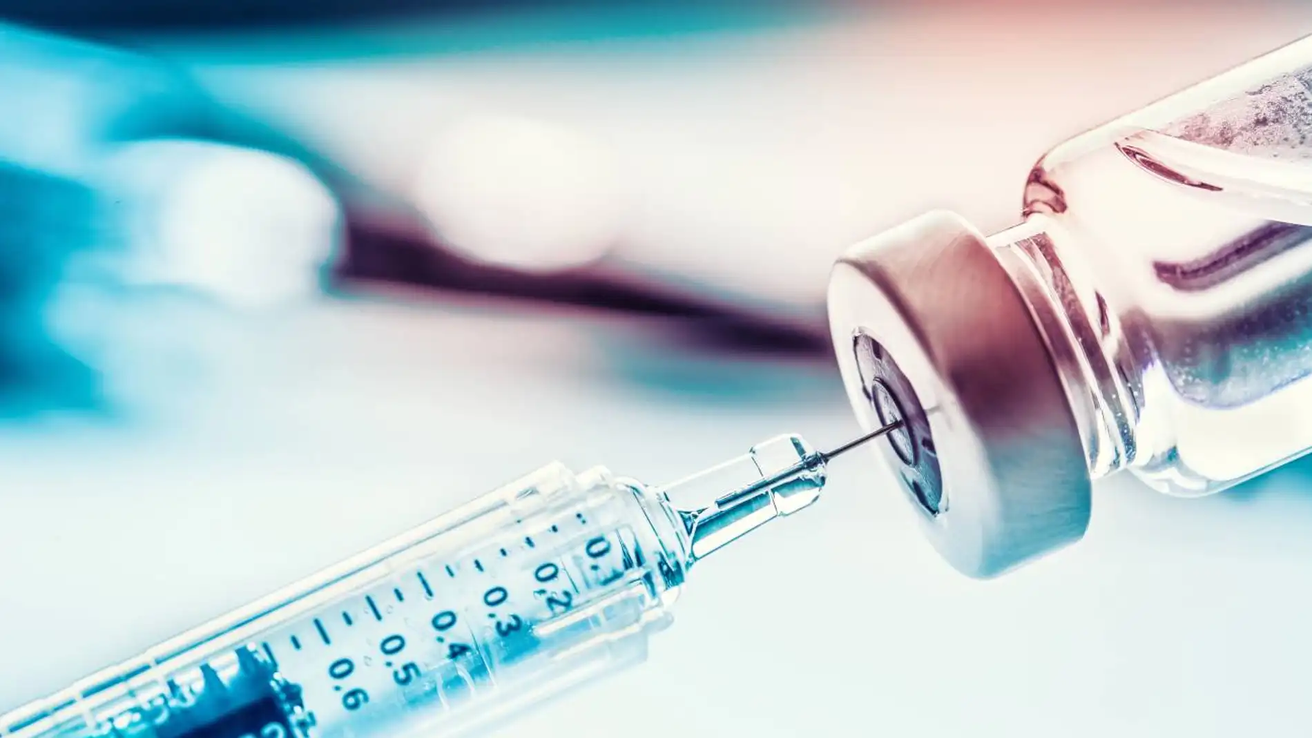 Tercera dosis de la vacuna en busca de evidencias