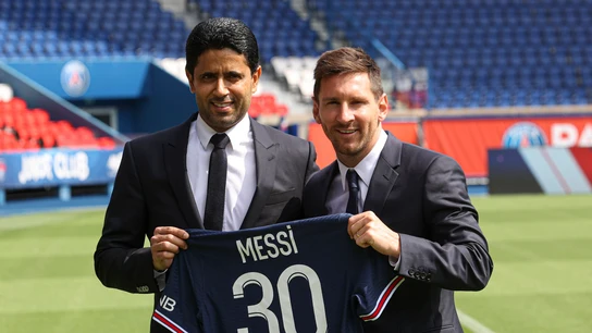 Al Khelaifi y Messi Al Khelaifi y Messi