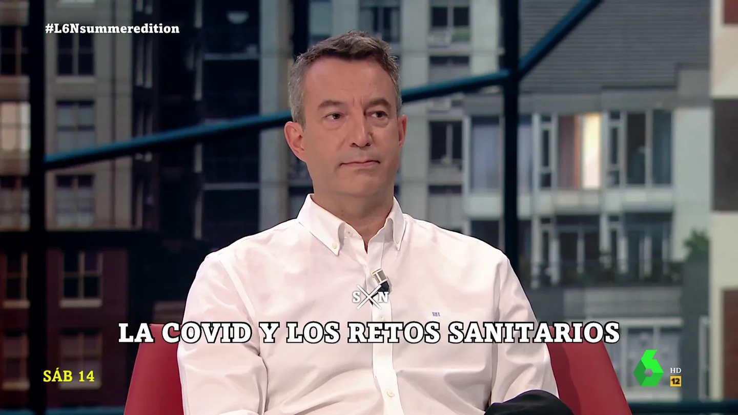 El doctor César Carballo sostiene que la tercera dosis en España "debería ser la vacuna del virólogo Enjuanes" El doctor César Carballo sostiene que la tercera dosis en España "debería ser la vacuna del virólogo Enjuanes"