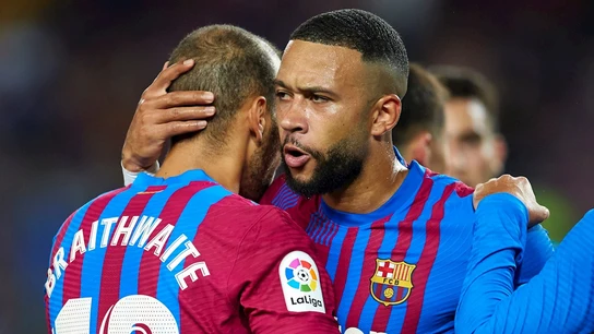 Memphis celebra un gol con Braithwaite Memphis celebra un gol con Braithwaite