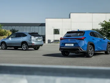 Lexus RX 400h luxury SUV UX 250h crossover Lexus RX 400h luxury SUV UX 250h crossover