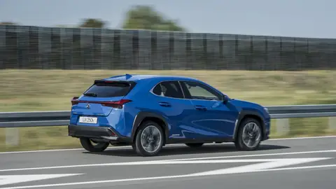 Lexus UX 250h crossover  Lexus UX 250h crossover