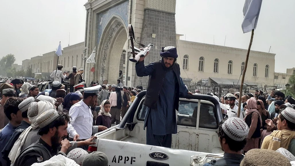 Una patrulla de los talibanes, este domingo en la ciudad de Kandahar, Afganistán