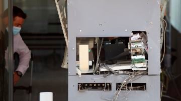 Atraco frustrado en Girona: vuelan un cajero con explosivos pero no pueden acceder al dinero