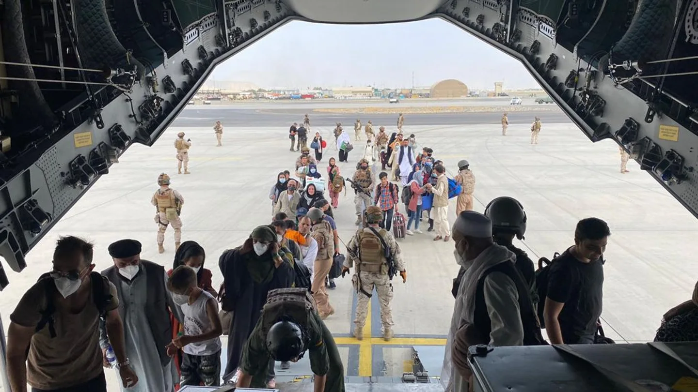 Imagen de la evacuación de afganos que ha llevado a cabo el Gobierno español desde Kabul Imagen de la evacuación de afganos que ha llevado a cabo el Gobierno español desde Kabul