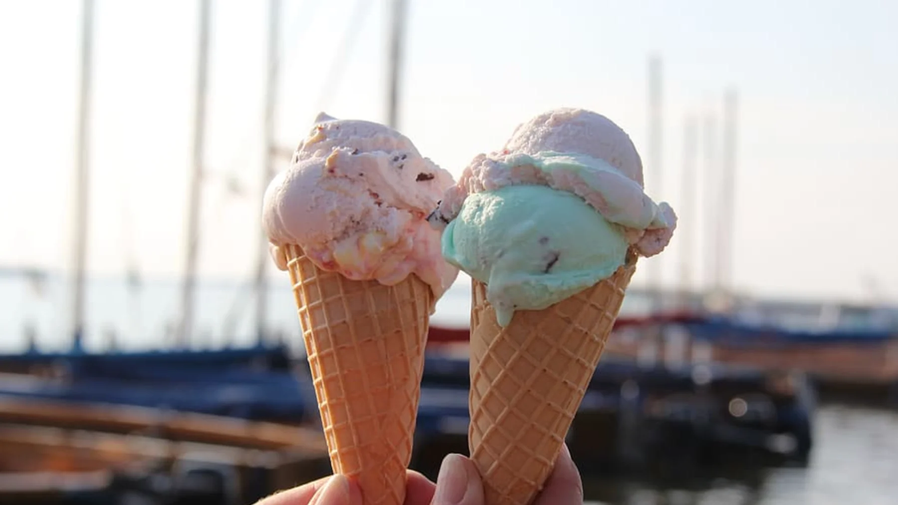 Descubre cómo hacer helado en casa con esta receta de la OCU