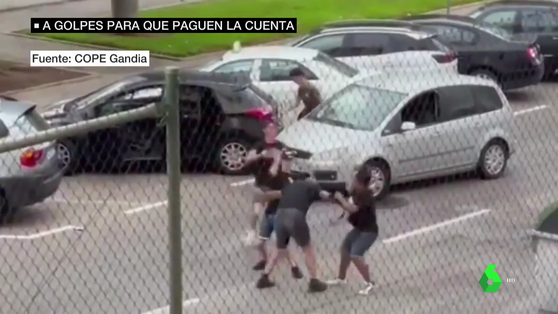 Brutal pelea en Gandía entre el dueño de un bar y cuatro jóvenes que se habrían marchado sin pagar