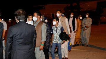 Algunos de los trabajadores afganos evacuados desde Kabul