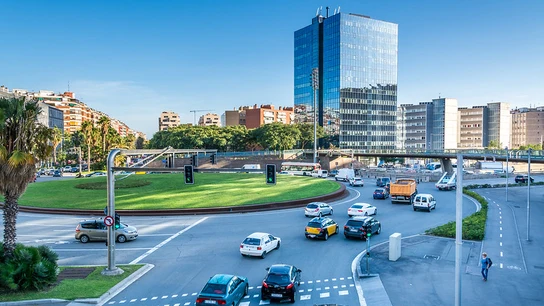 La guía definitiva de la DGT para hacer bien las rotondas (y sí, lo estabas haciendo mal) Seguridad vial