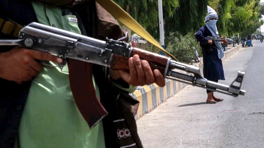 Una patrulla de talibanes en las calles de Afganistán Una patrulla de talibanes en las calles de Afganistán
