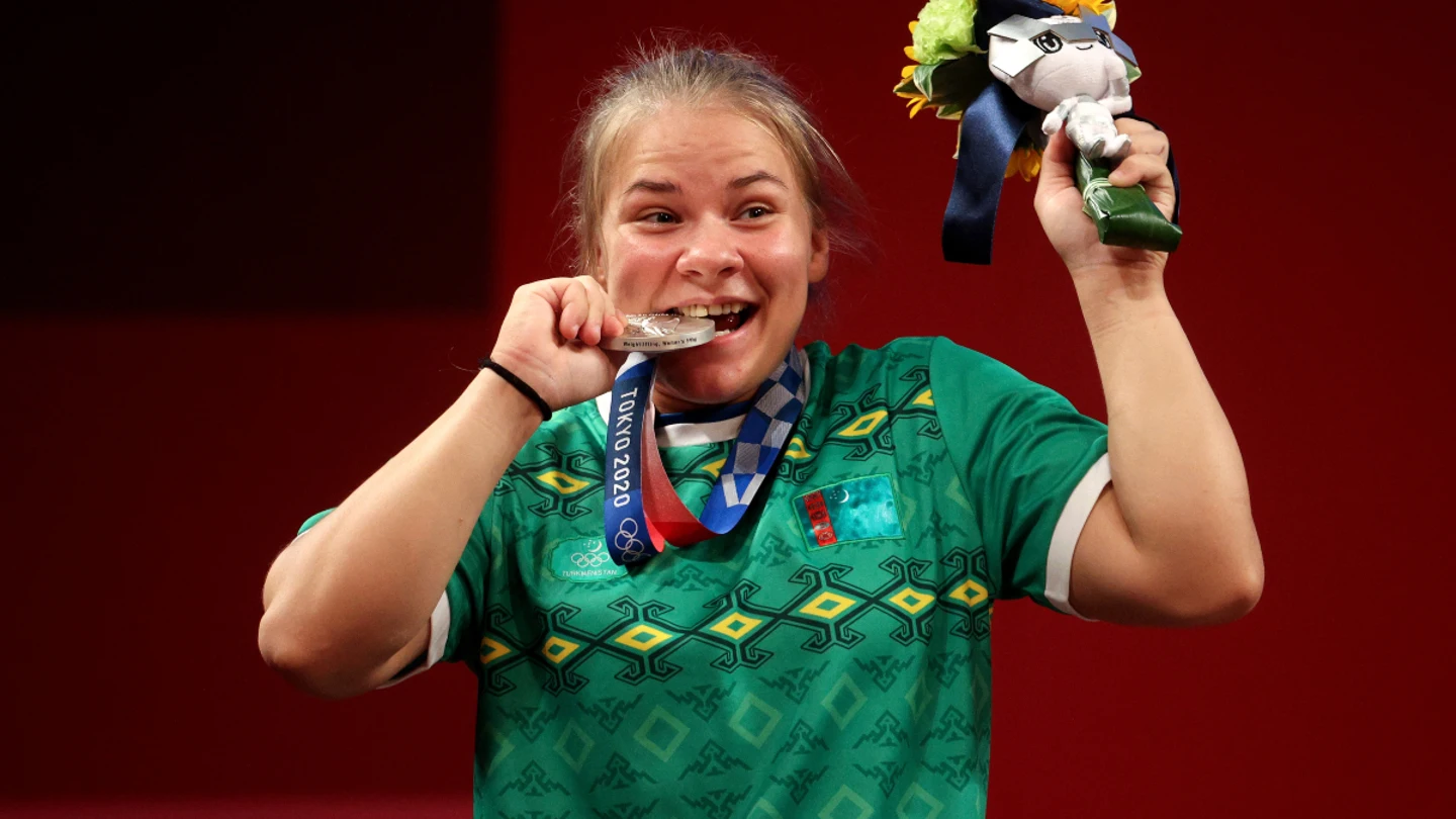 Polina Guryeva, plata en halterofilia Polina Guryeva, plata en halterofilia