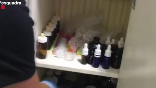 Detienen a tres personas por traficar con drogas sint&eacute;ticas y medicamentos sin receta en Barcelona