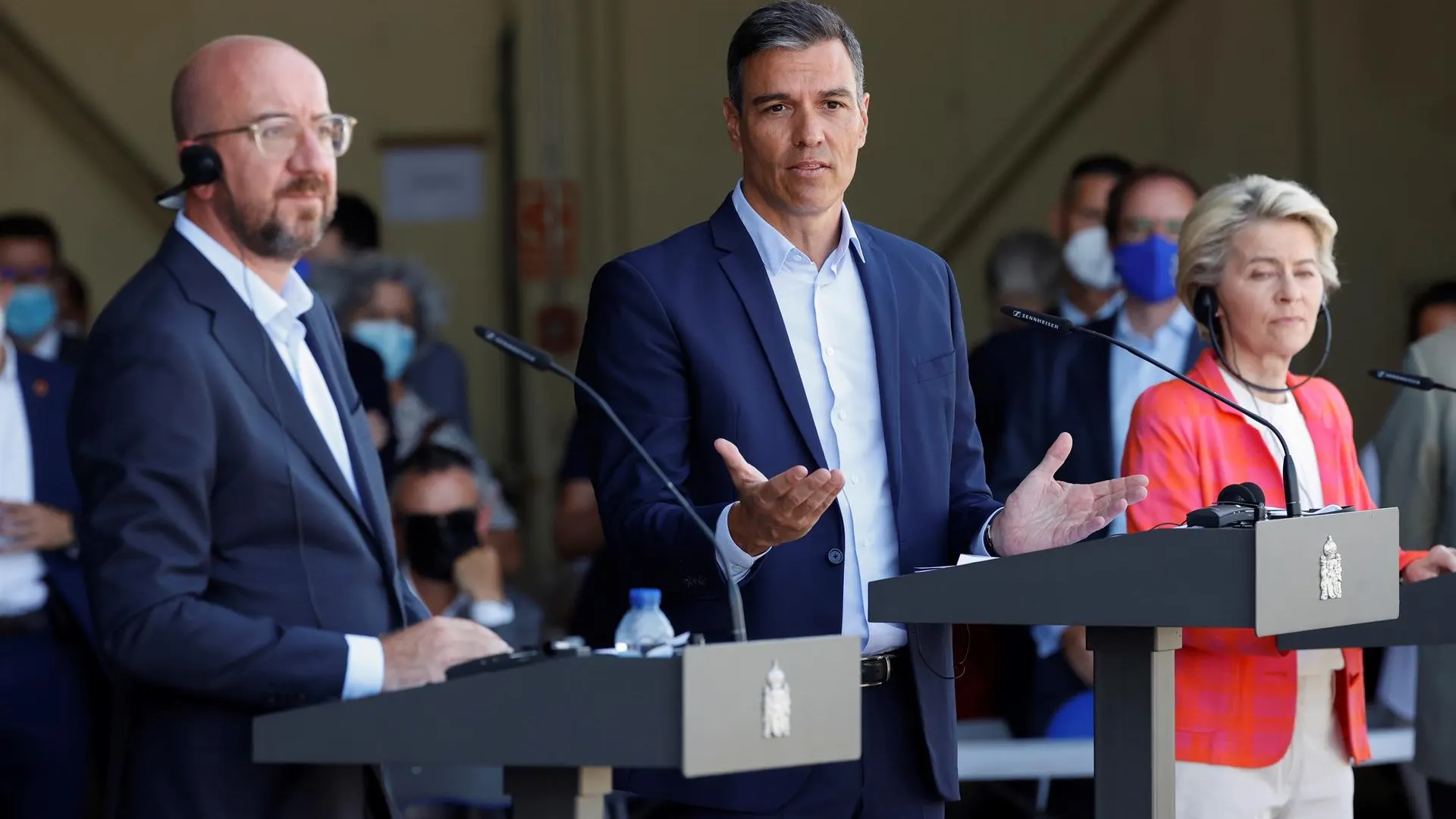 El presidente del Gobierno, Pedro Sánchez; la presidenta de la Comisión Europea (CE), Ursula von der Leyen, y el presidente del Consejo Europeo, Charles Michel