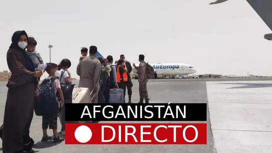 Varias familias de Afganistán abandonan el país tras la toma de los talibanes. Varias familias de Afganistán abandonan el país tras la toma de los talibanes.