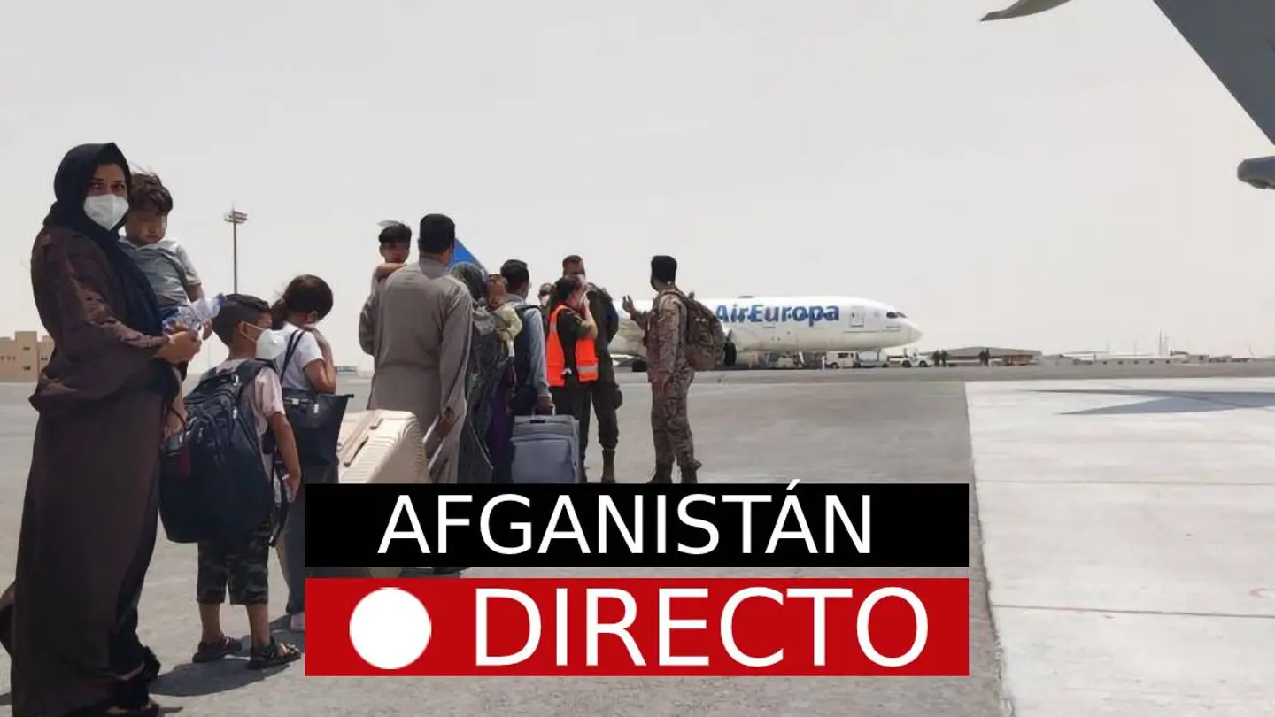 Varias familias de Afganistán abandonan el país tras la toma de los talibanes. Varias familias de Afganistán abandonan el país tras la toma de los talibanes.