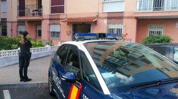 Detenido en Alicante tras agredir a su pareja, que fue hallada colgada del cuello con una cortina