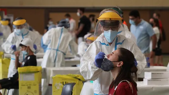 La incidencia de coronavirus entre los jóvenes baja más de 1.000 puntos en un mes La incidencia de coronavirus entre los jóvenes baja más de 1.000 puntos en un mes