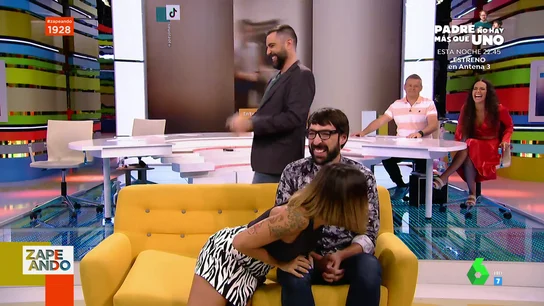 Sorpresa en Zapeando: el surrealista juego que muestra quiénes son los zapeadores mejor sincronizados Sorpresa en Zapeando: el surrealista juego que muestra quiénes son los zapeadores mejor sincronizados
