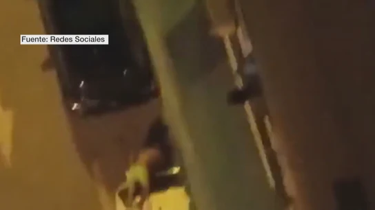 Tiran a su compañero de piso por la ventana tras una pelea en Alicante Tiran a su compañero de piso por la ventana tras una pelea en Alicante