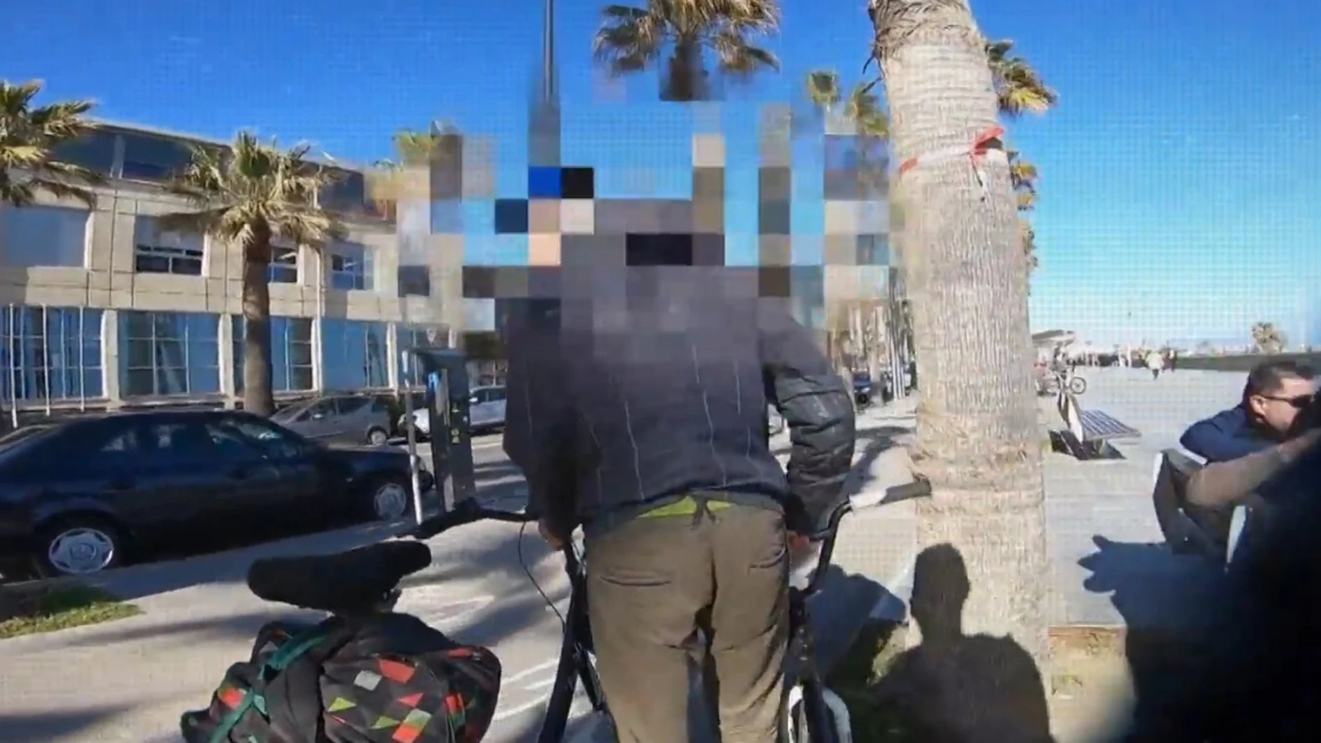 La trampa para cazar a ladrones de bicicletas que creó un youtuber en Barcelona