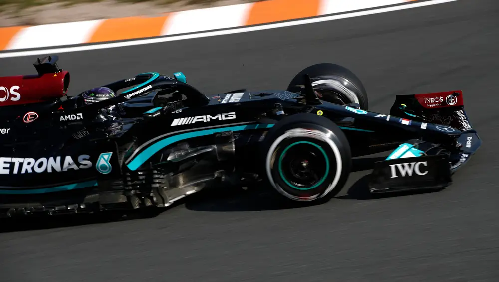 Lewis Hamilton sigue cediendo terreno