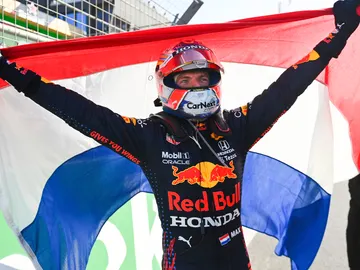 Max Verstappen gana en casa  Max Verstappen gana en casa