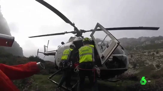 A más de 3.000 metros o haciendo rappel: así han sido los últimos siete rescates extremos en las montañas de Pirineos A más de 3.000 metros o haciendo rappel: así han sido los últimos siete rescates extremos en las montañas de Pirineos
