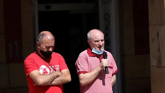 El marinero Pablo Costas protagoniza un pequeño gesto de agradecimiento a sus vecinos de Bueu. El marinero Pablo Costas protagoniza un pequeño gesto de agradecimiento a sus vecinos de Bueu.