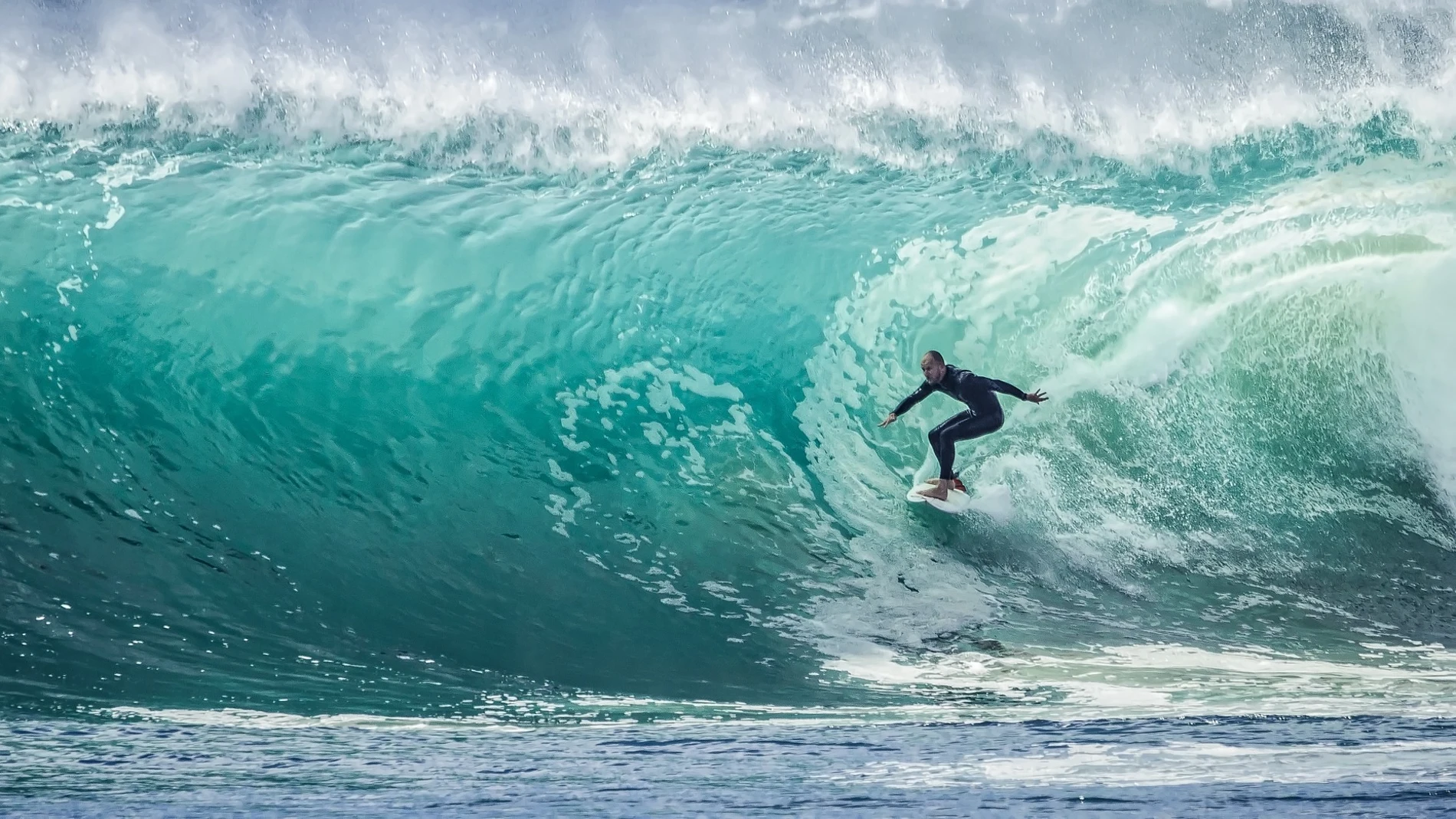 Imagen de archivo de un surfista