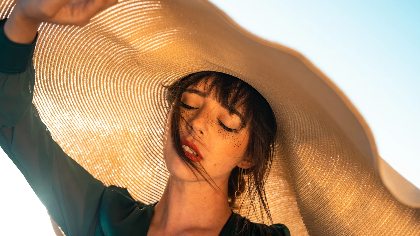 Esas (malditas) manchas solares que salen tras el verano: así puedes tratarlas y prevenirlas Esas (malditas) manchas solares que salen tras el verano: así puedes tratarlas y prevenirlas