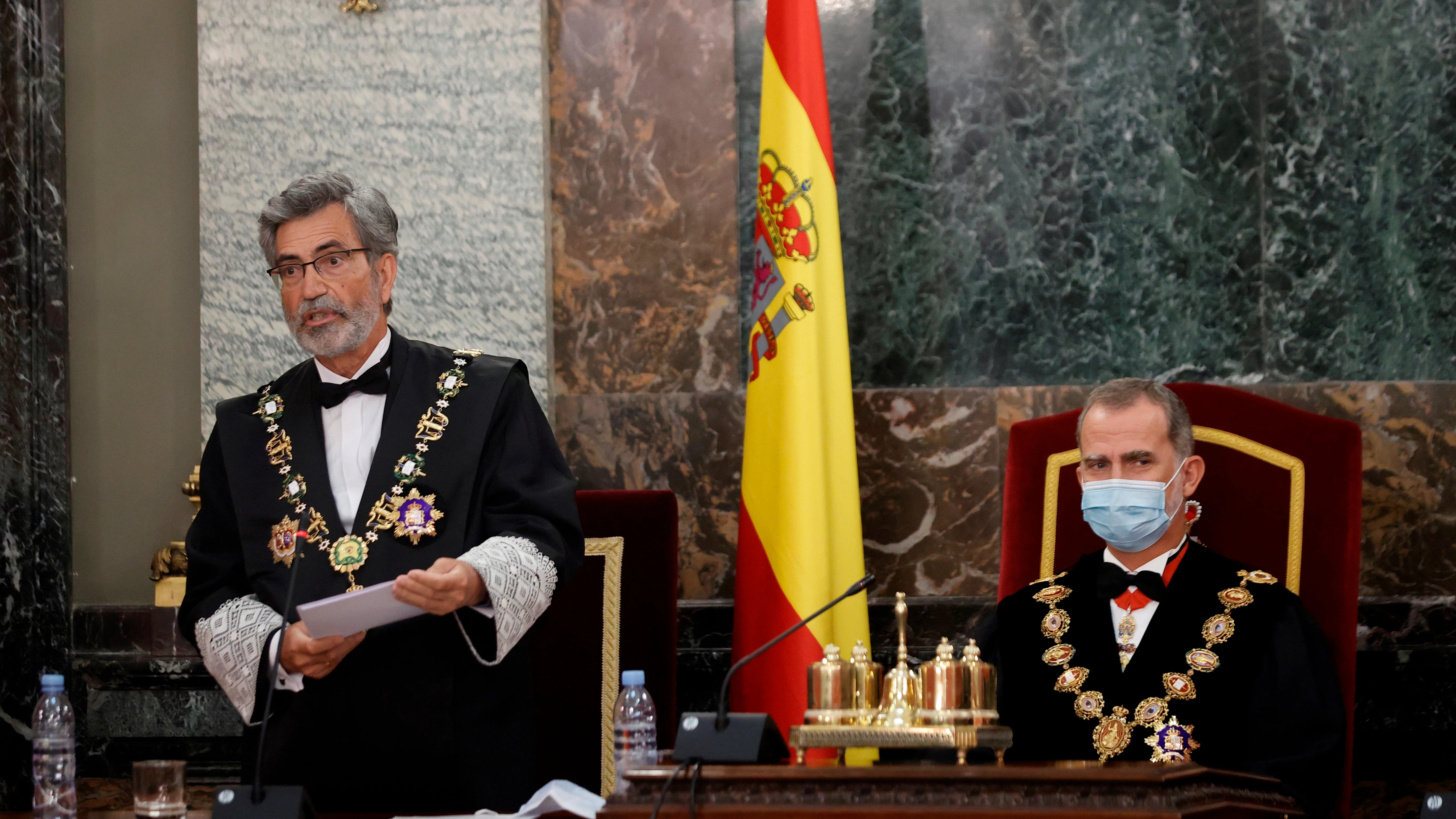 El rey Felipe VI y Carlos Lesmes durante la celebración del acto de apertura del Año Judicial