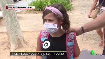 Lo que no se vio de la niña viral de las mascarillas: "No pasa nada, es mejor eso que morirse"