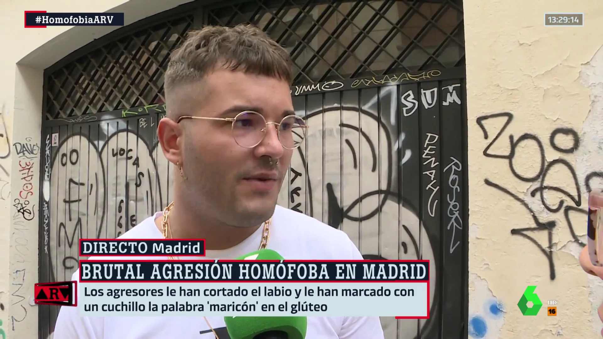 Los vecinos de Malasaña confiesan tener miedo ante la última agresión homófoba: "Ha aumentado el número de nazis y van de caza"