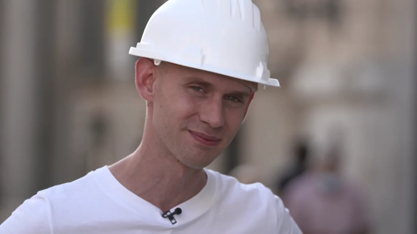 Así es Erik Harley, el artista y experto en Estudios Urbanos que descubrirá en El Intermedio el pormishuevismo de España Así es Erik Harley, el artista y experto en Estudios Urbanos que descubrirá en El Intermedio el pormishuevismo de España