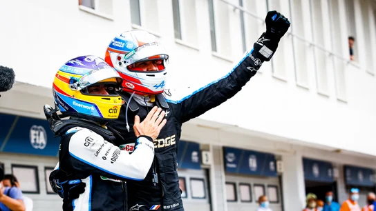 Fernando Alonso y Esteban Ocon Fernando Alonso y Esteban Ocon