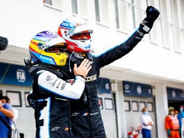 Fernando Alonso y Esteban Ocon