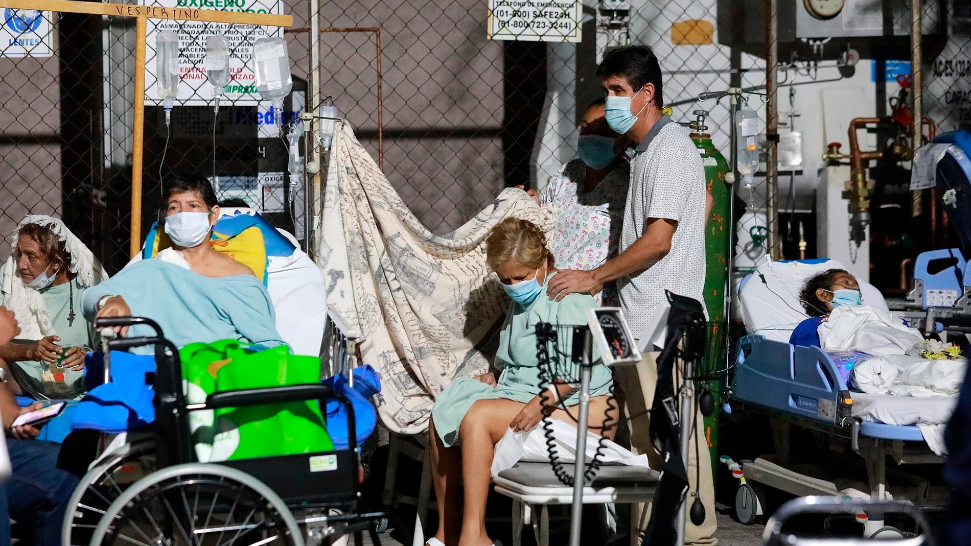Los pacientes de un hospital tuvieron que ser evacuados por el terremoto