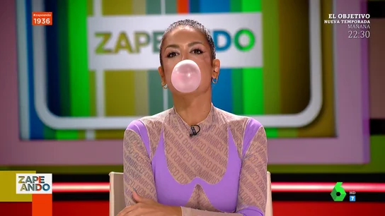 Dani Mateo, Miki Nadal, Lorena Castell, Thais Villas y Quique Peinado compiten por ver quién hace la pompa de chicle más grande Dani Mateo, Miki Nadal, Lorena Castell, Thais Villas y Quique Peinado compiten por ver quién hace la pompa de chicle más grande