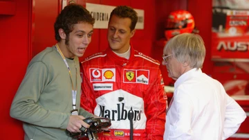 Valentino Rossi con Michael Schumacher y Berni Ecclestone